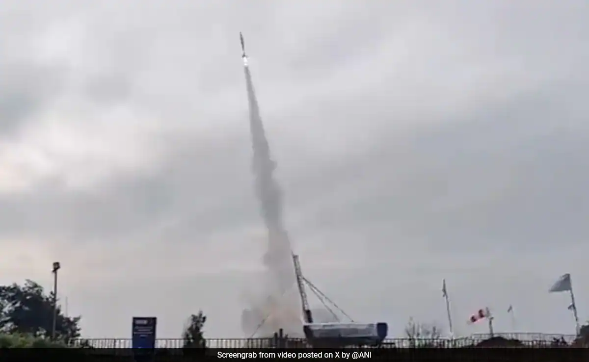 Rhumi 1 reusable hybrid mobile rocket