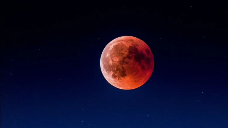 Red Moon.